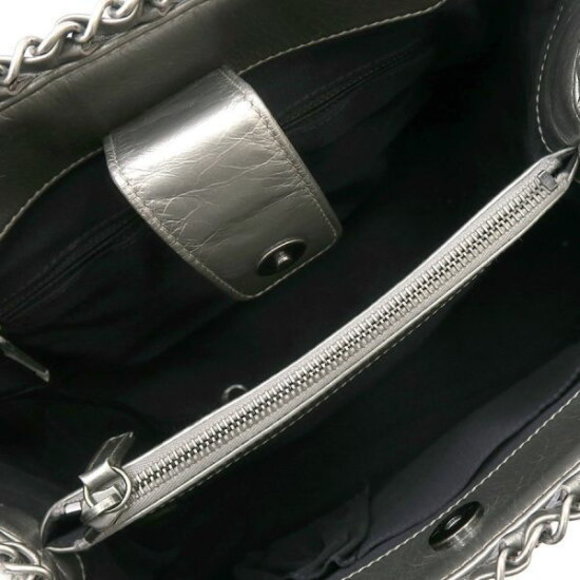Chanel Matelasse Chain Tote - Picture 3 of 9